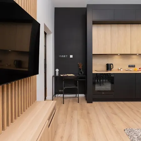 Atmospheric Near The Train Station By Renters Апартаменти