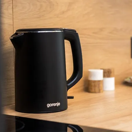 Апартаменти Atmospheric Near The Train Station By Renters Сопот