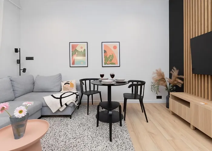 Atmospheric Near The Train Station By Renters Appartement Sopot