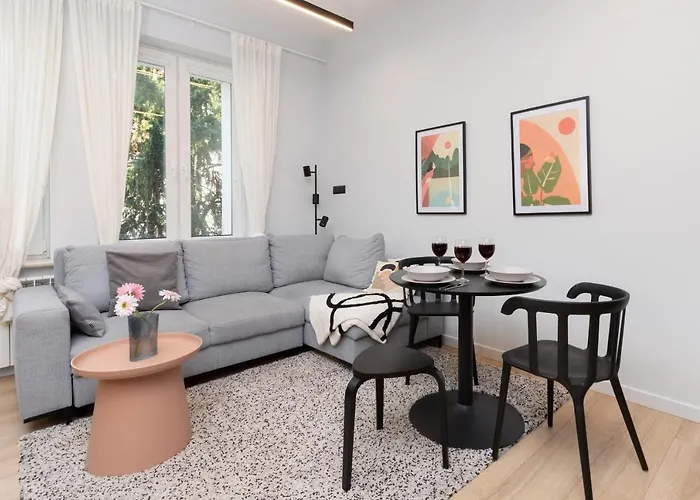 Atmospheric Near The Train Station By Renters Appartement Sopot