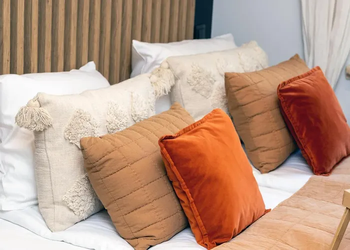 Apartament Atmospheric Near The Train Station By Renters