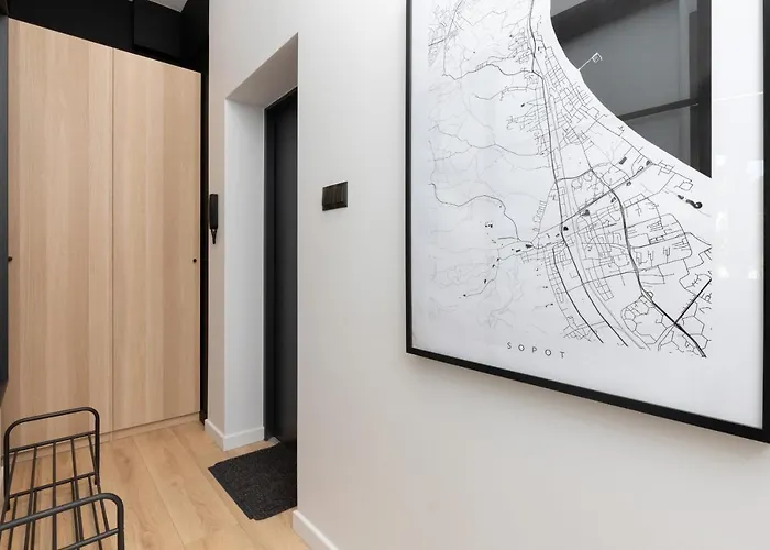 Apartament Atmospheric Near The Train Station By Renters *